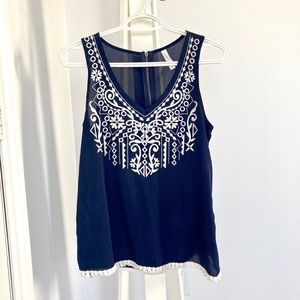 Sleeveless enbroided tank top - XS